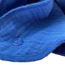 Lade das Bild in den Galerie-Viewer, FlyWing Dreieckstuch im Design "ROYALBLAU"