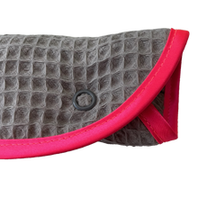 Lade das Bild in den Galerie-Viewer, LiveBag Schulterpolster im Design "TAUPE - PINK"