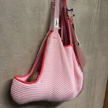 Load image into Gallery viewer, LiveBag in the design “HELLROSA ALTROSA”