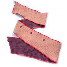 Lade das Bild in den Galerie-Viewer, FlyWing Schal im Design "AUBERGINE BEIGE"