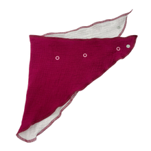 Load image into Gallery viewer, FlyWing Triangular Scarf in the design “BEERE GRAU”
