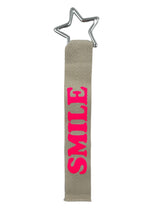 Load image into Gallery viewer, Bag and Keychain &quot;SMILE&quot; in &quot;NEONPINK&quot;
