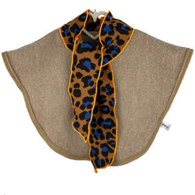 Load image into Gallery viewer, FlyWing Scarf in the design “LEO BLAU”
