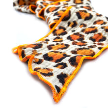 Lade das Bild in den Galerie-Viewer, FlyWing Schal im Design &quot;LEO ORANGE&quot;
